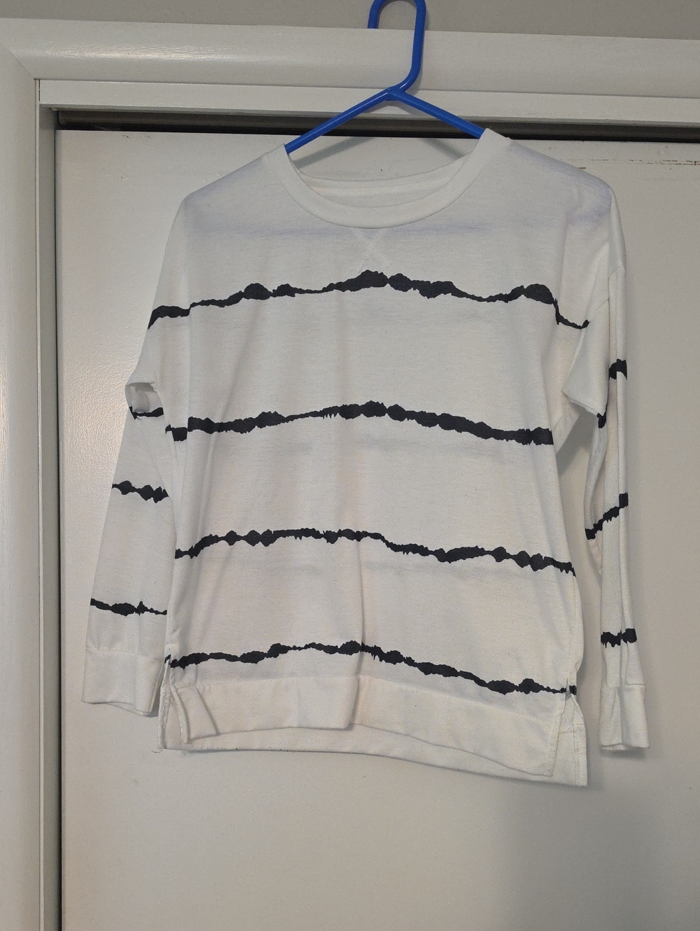 Women’s White Long-Sleeve Stripe Top